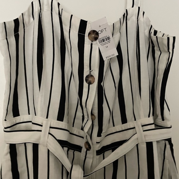 Jumpsuit with tag - Picture 2 of 3